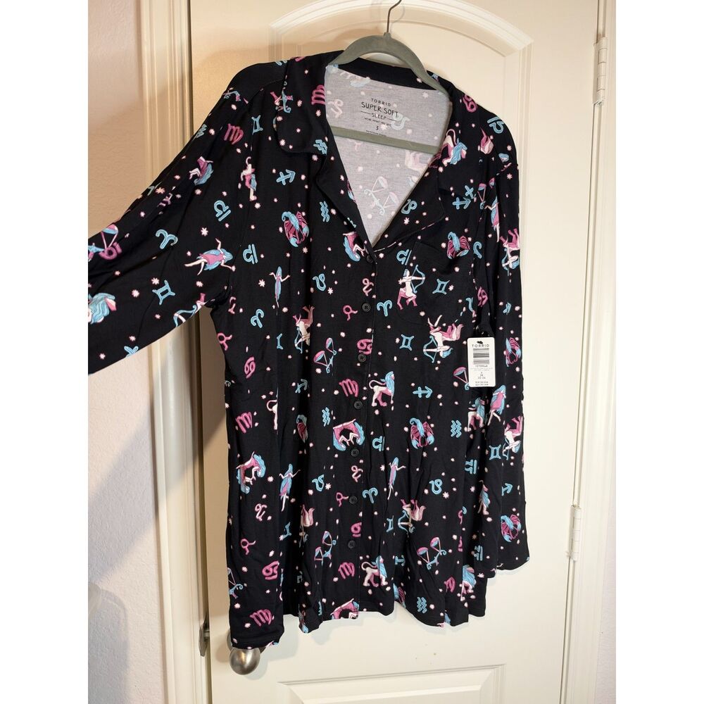 Torrid Super Soft Zodiac Signs Long Sleeve Sleep Shirt Size 3 22/24 NWT